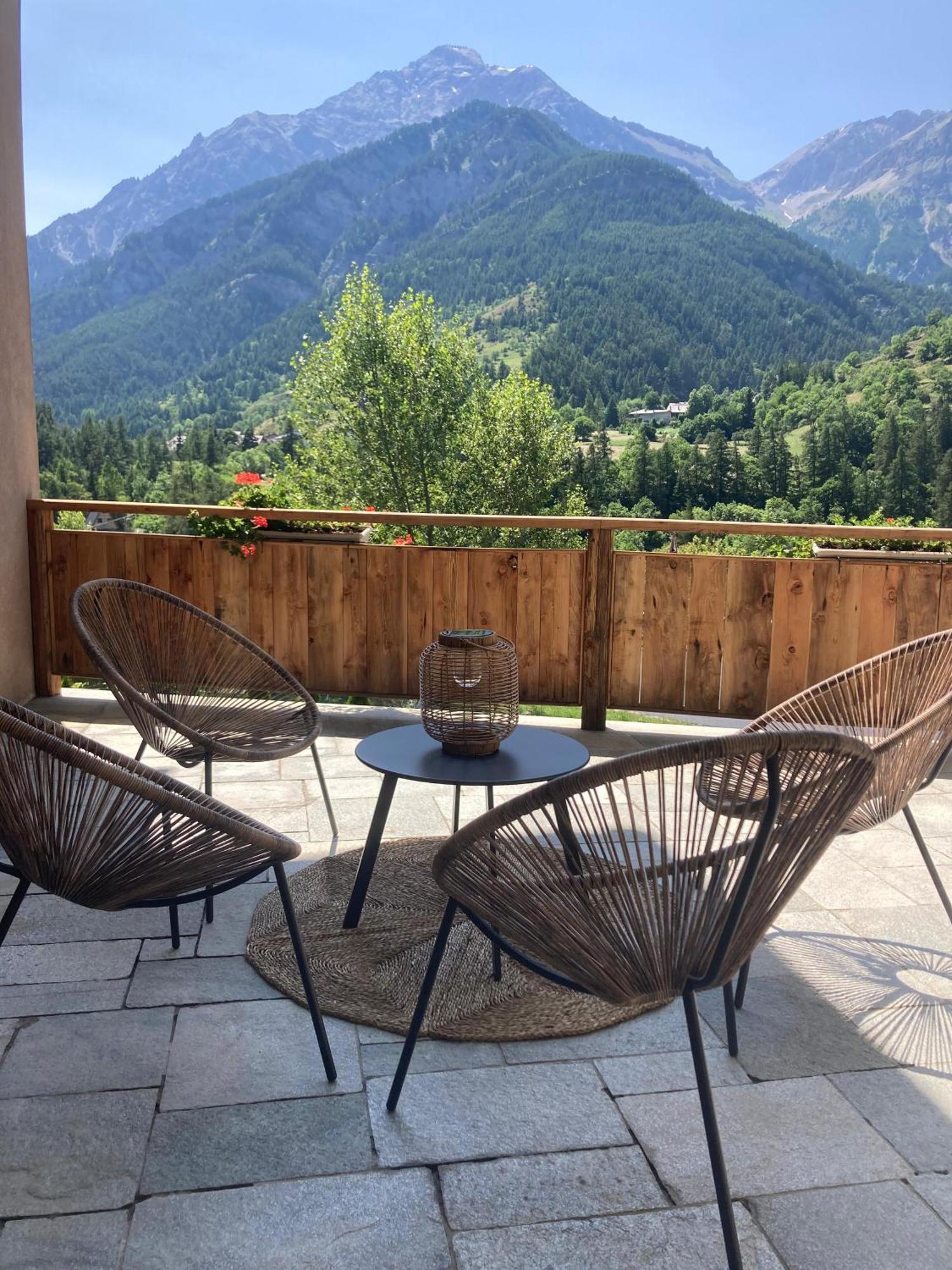 Grande Cote Room And Breakfast Cesana Torinese Esterno foto